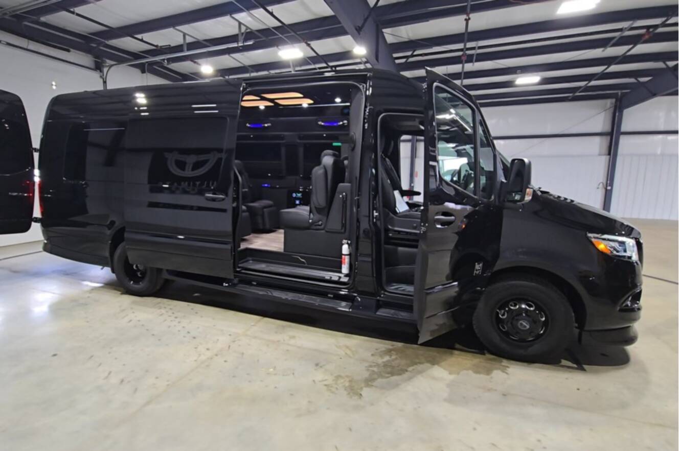 A photo of this 2027 Ultimate Toys LIMO OB PRO