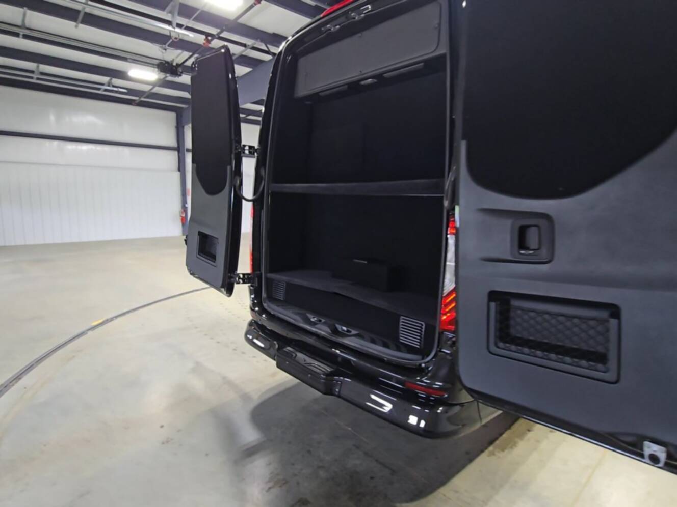 A photo of this 2027 Ultimate Toys LIMO OB PRO