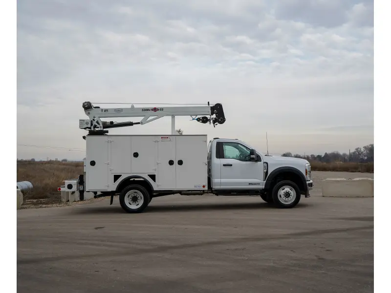 2025 FORD F550