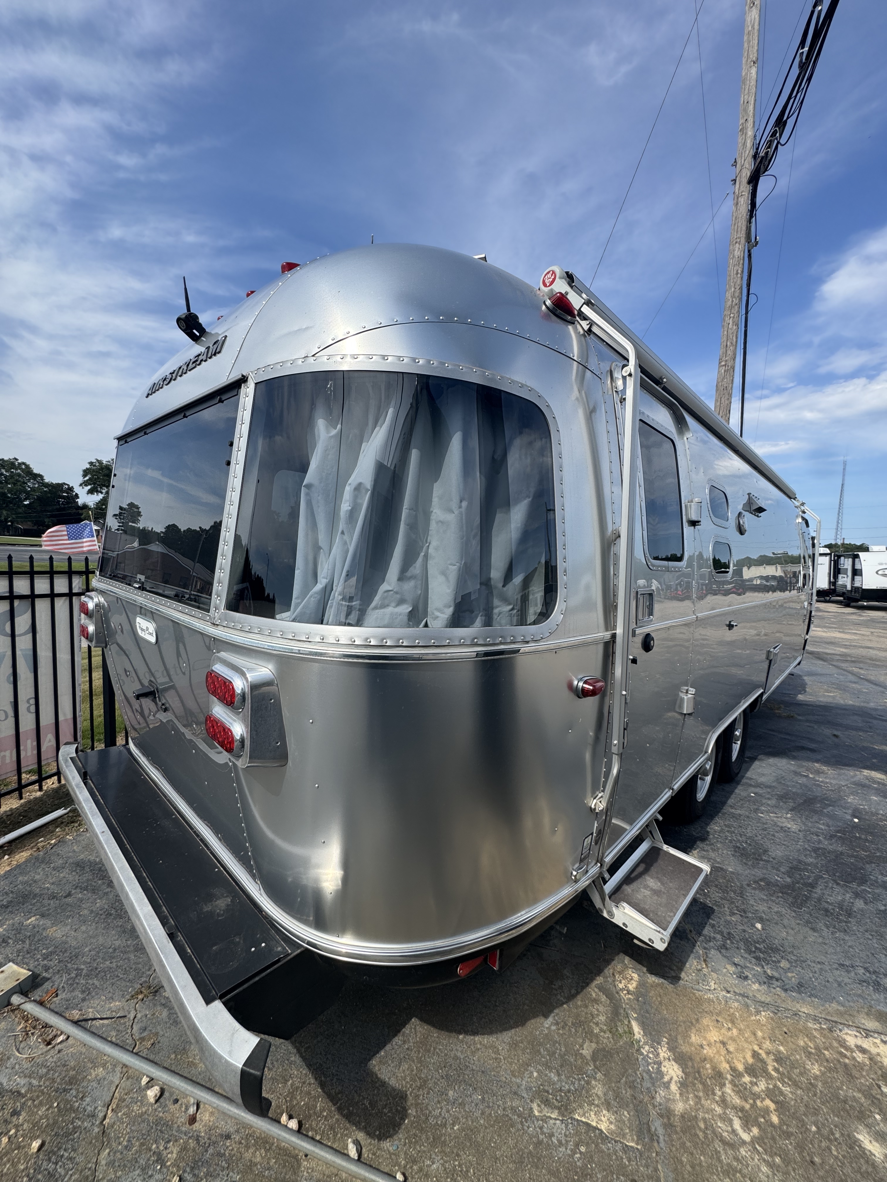 2020 Airstream Flying Cloud 27FB Queen in lagrange GA