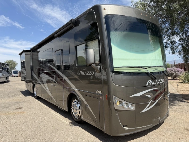 2018 THOR MOTOR COACH