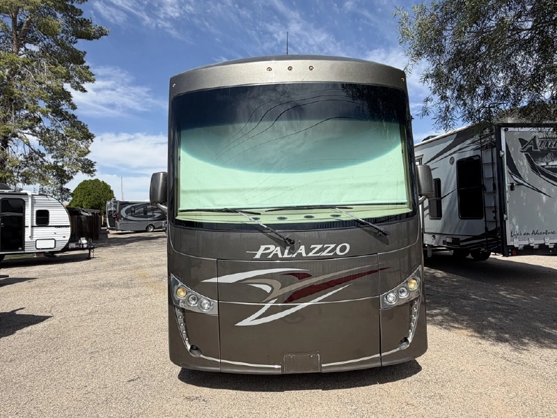 2018 THOR MOTOR COACH PALAZZO 33 2