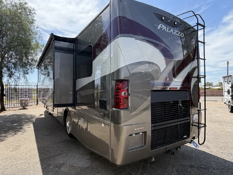 2018 THOR MOTOR COACH PALAZZO 33 2