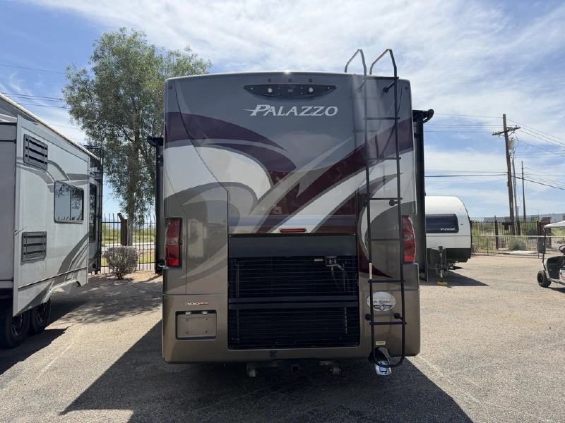 2018 THOR MOTOR COACH PALAZZO 33 2