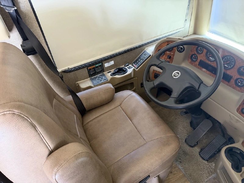 2018 THOR MOTOR COACH PALAZZO 33 2