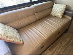 2018 THOR MOTOR COACH PALAZZO 33 2