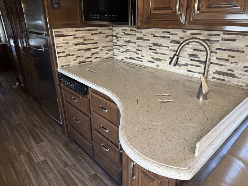 2018 THOR MOTOR COACH PALAZZO 33 2