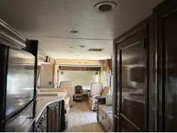 2018 THOR MOTOR COACH PALAZZO 33 2