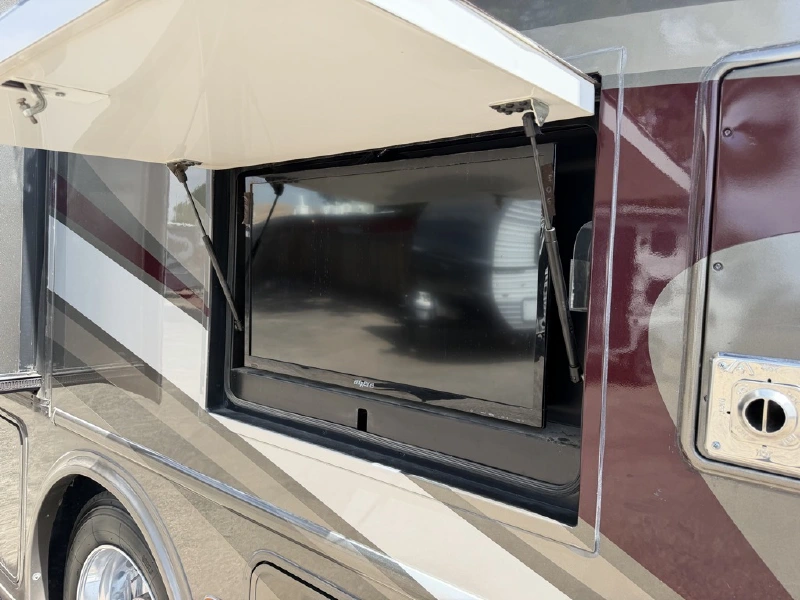 2018 THOR MOTOR COACH PALAZZO 33 2