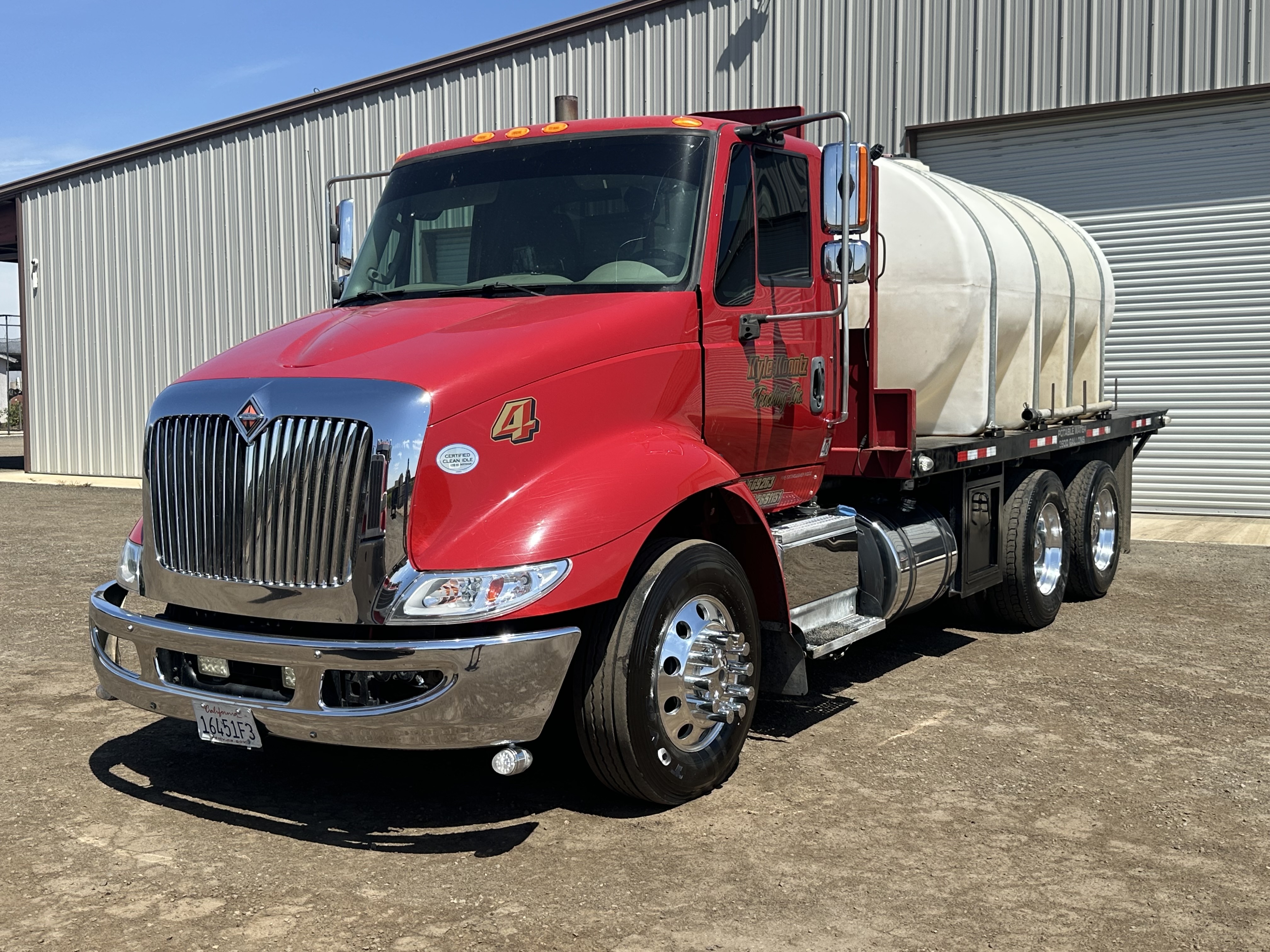 2016 INTERNATIONAL 8600 in Sanger, CA