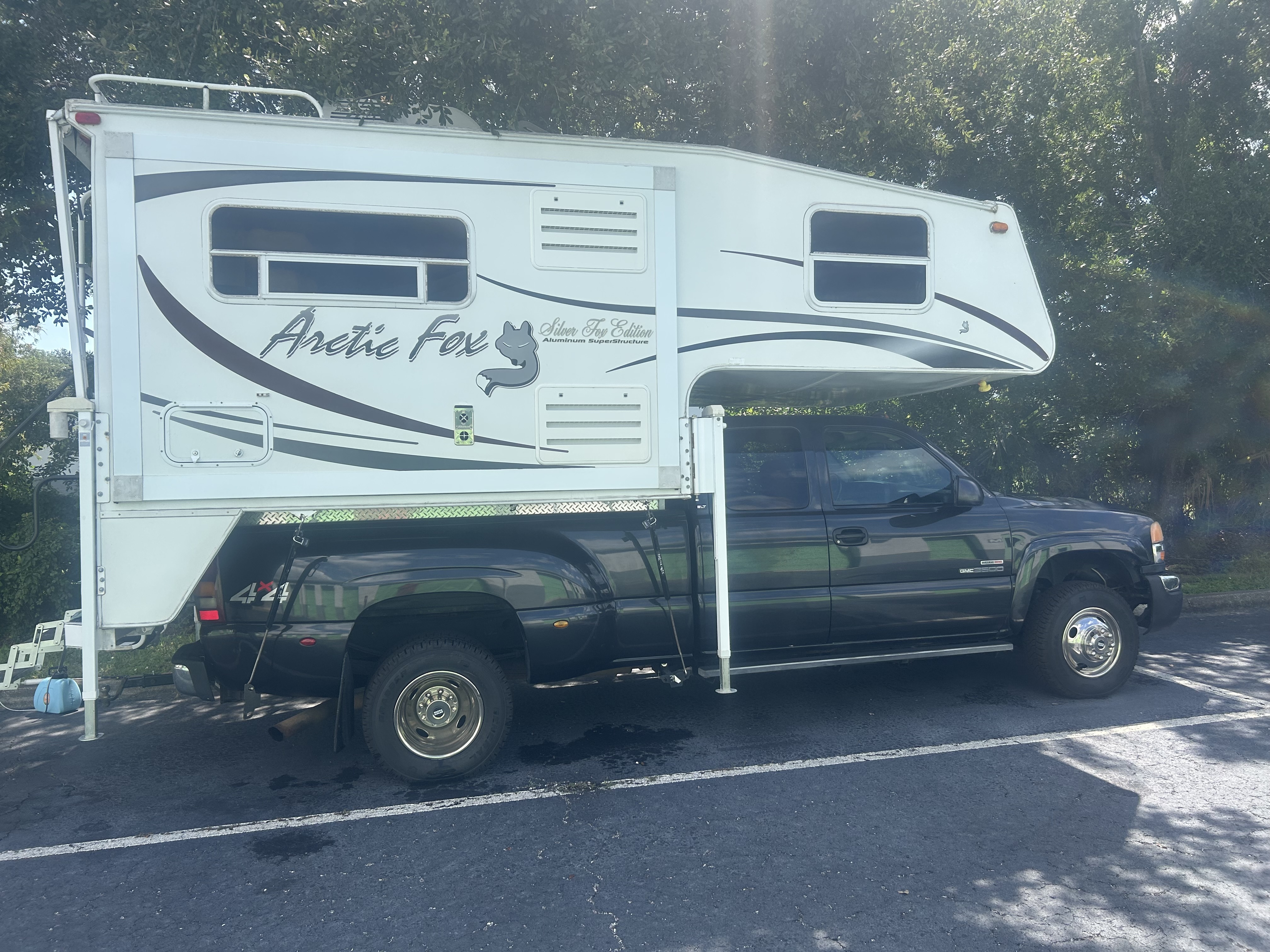 2003 Northwood Mfg ARCTIC FOX TRUCK CAMPER 1140 RV