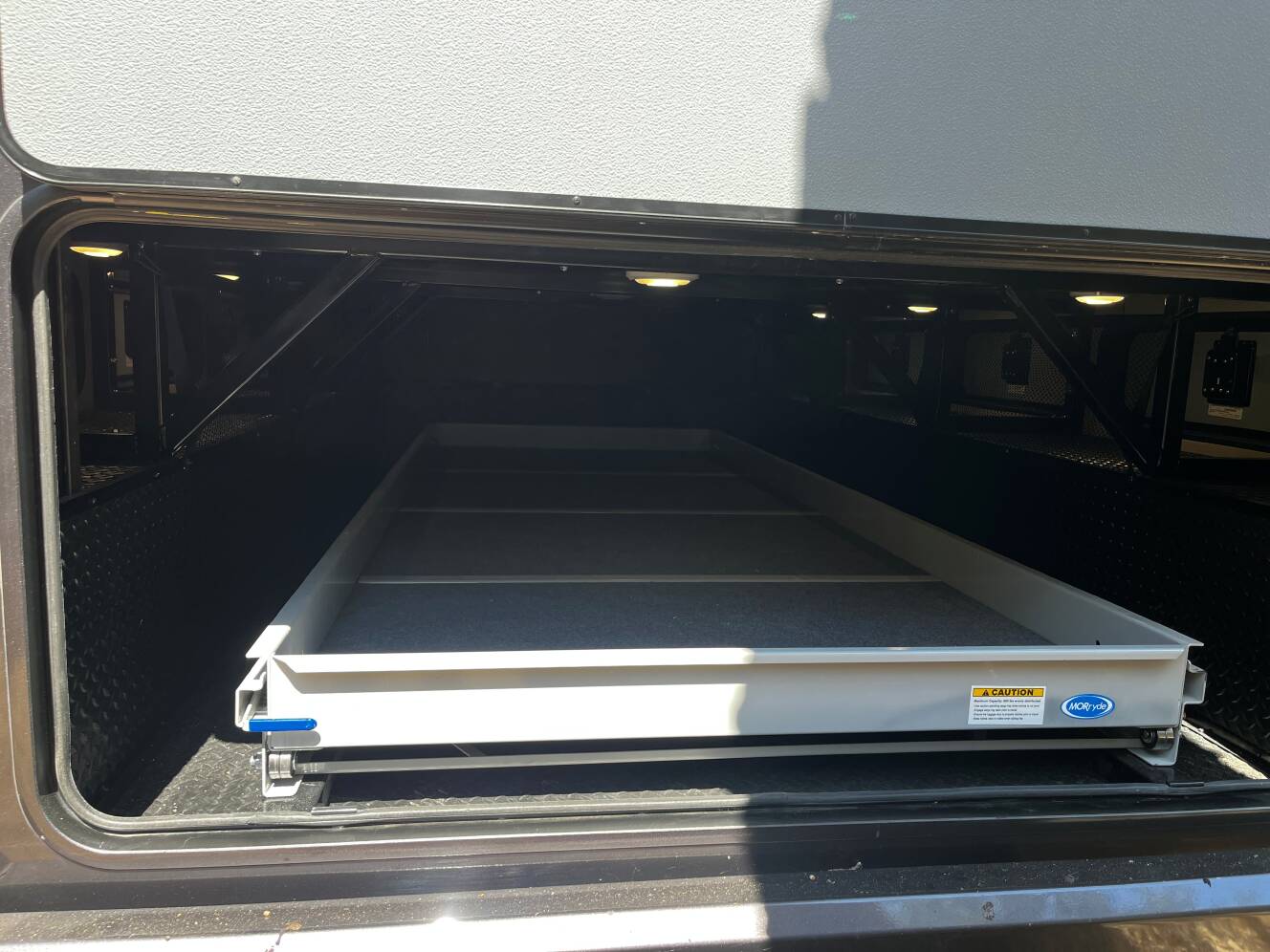 A photo of this 2027 Luxe ELITE 46RKB