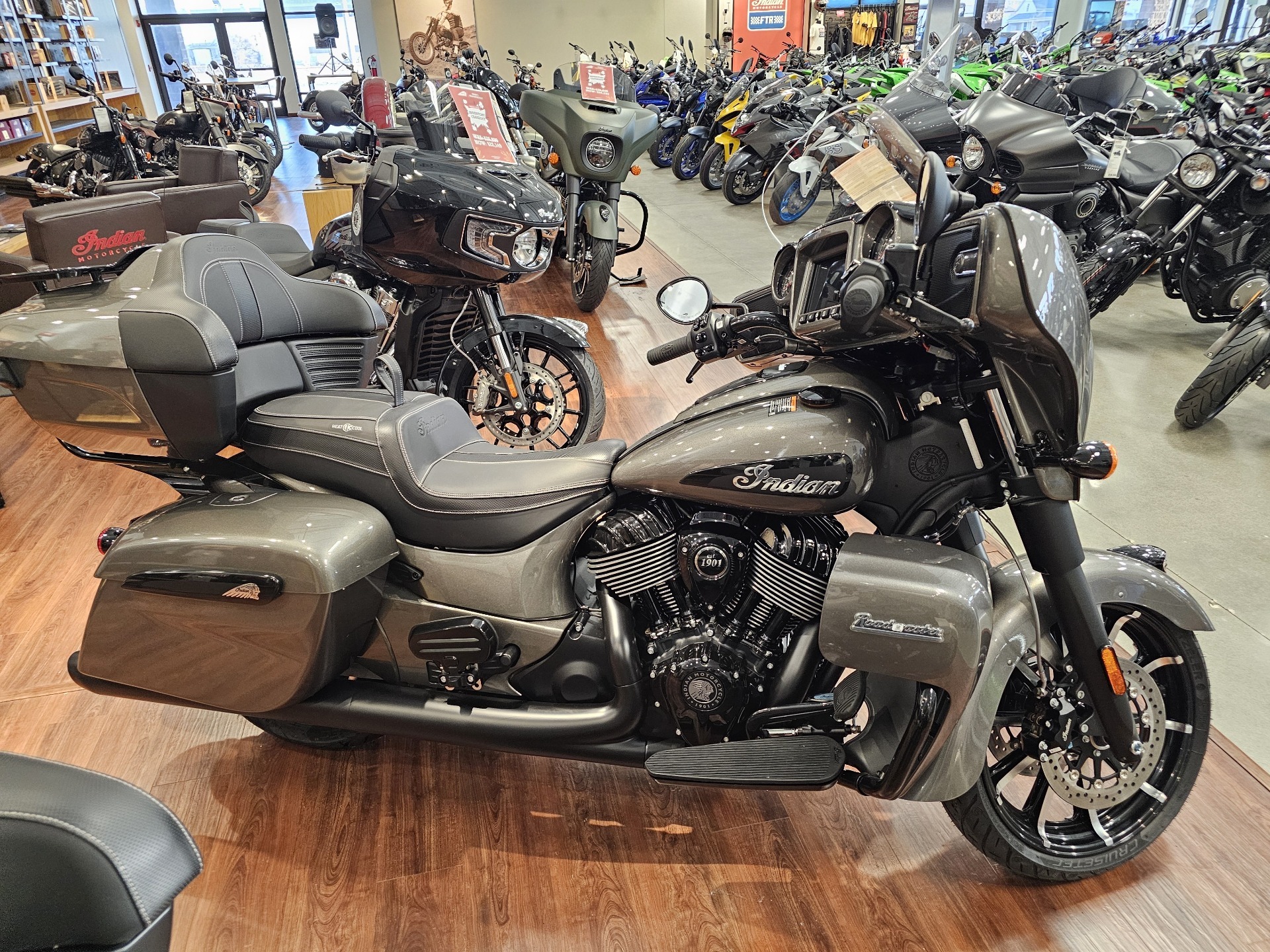 2025 Indian Motorcycle Roadmaster® Dark Horse® DARK HORSE in Bettendorf, IA