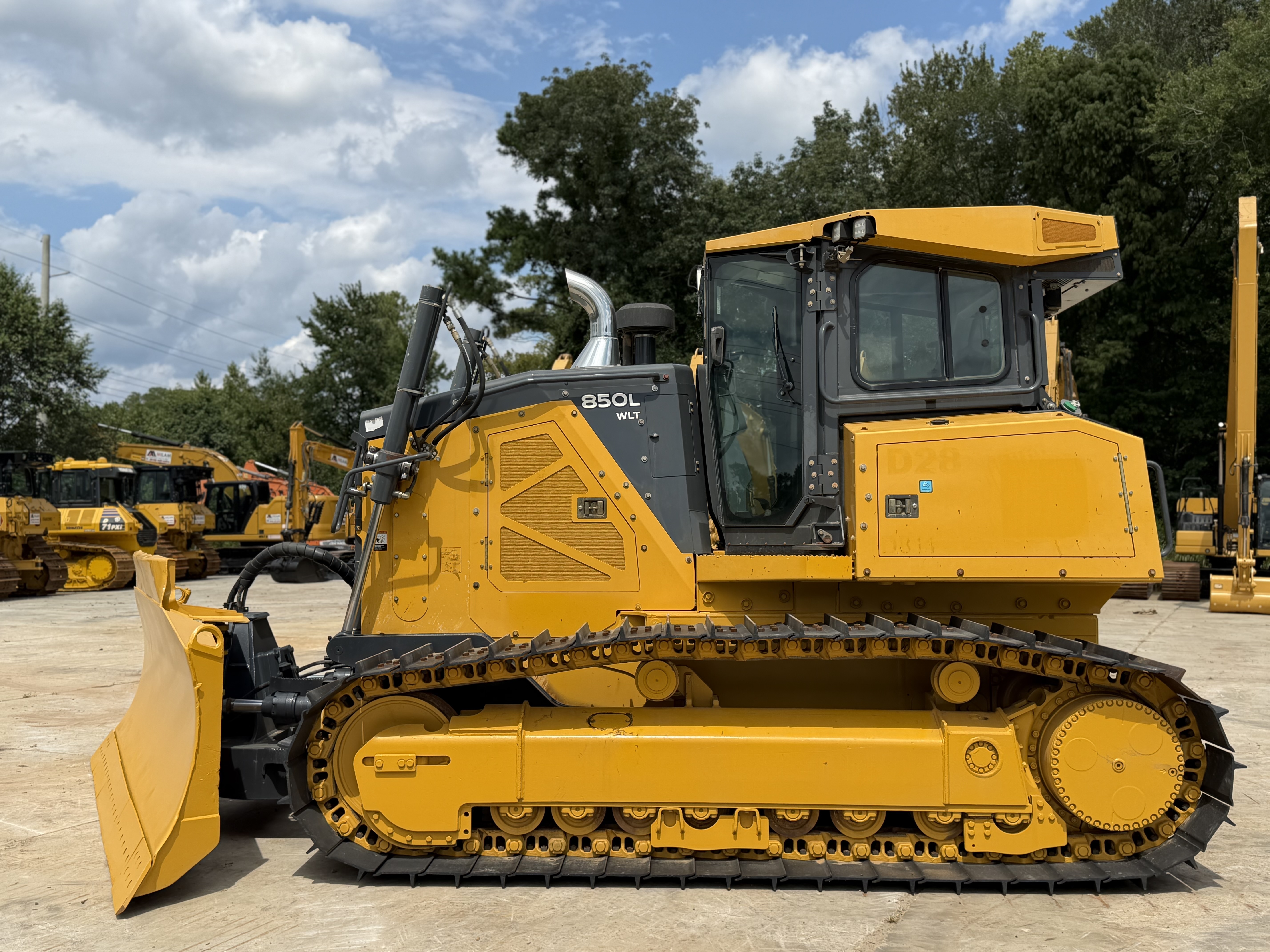 2020 DEERE 850L WLT in Leland, NC