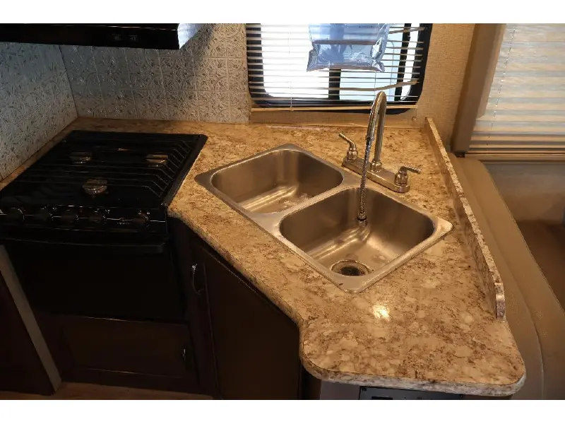 2018 THOR MOTOR COACH FOUR WINDS 26B