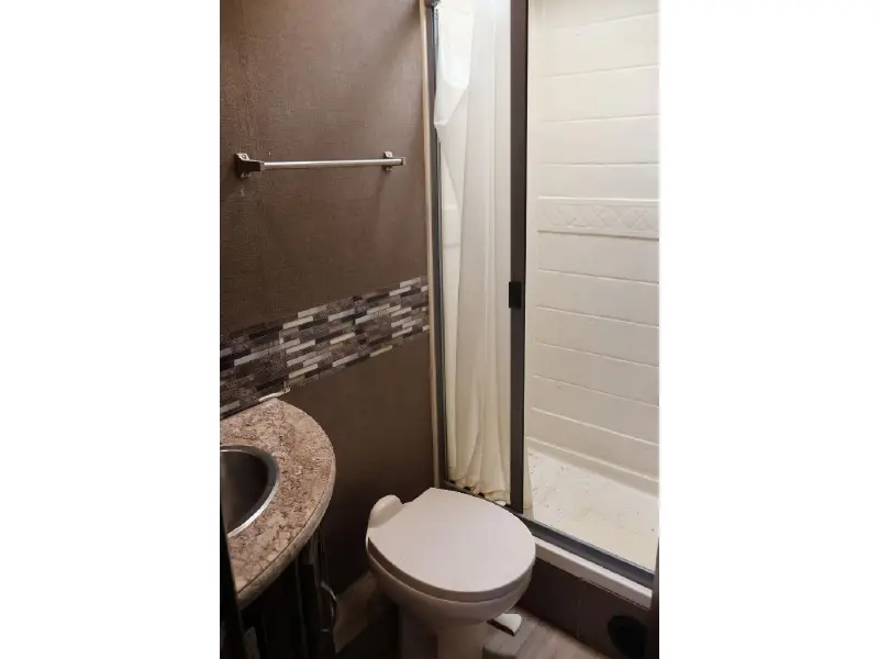 2018 THOR MOTOR COACH FOUR WINDS 26B
