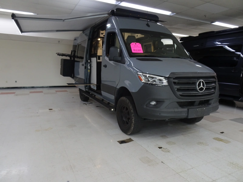 2021 WINNEBAGO