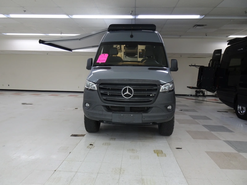 2021 WINNEBAGO REVEL