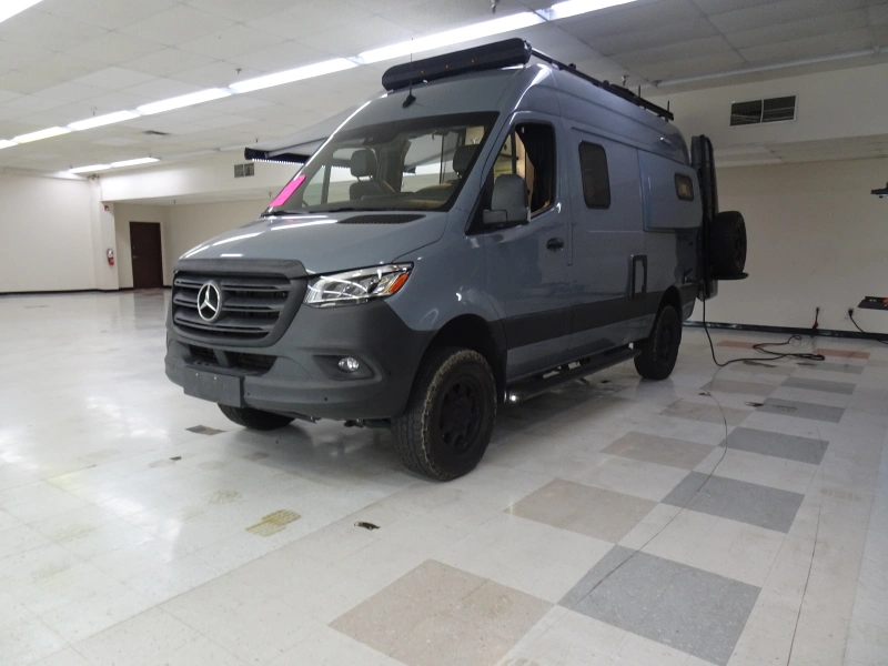 2021 WINNEBAGO REVEL