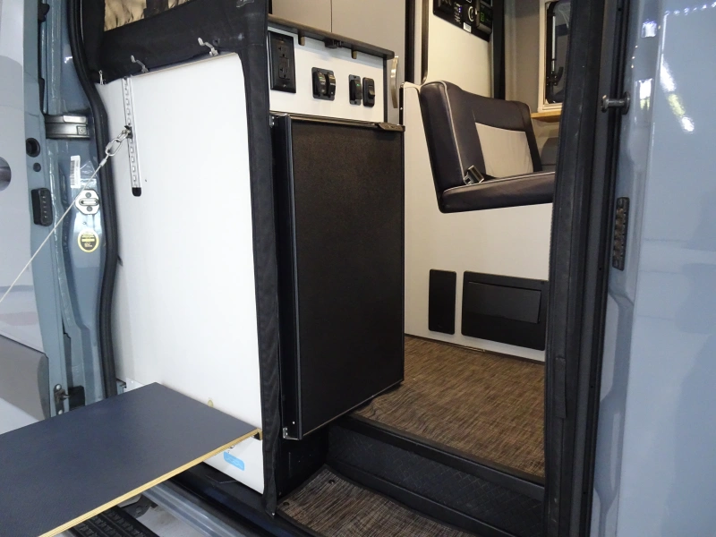 2021 WINNEBAGO REVEL