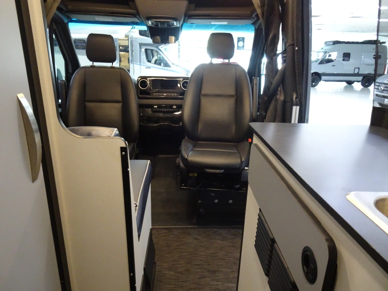 2021 WINNEBAGO REVEL