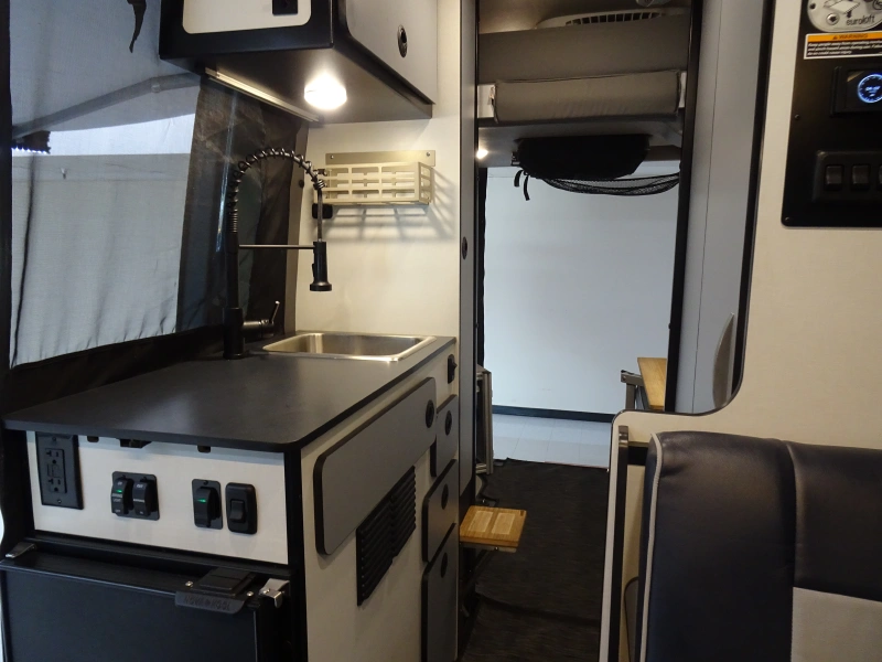 2021 WINNEBAGO REVEL
