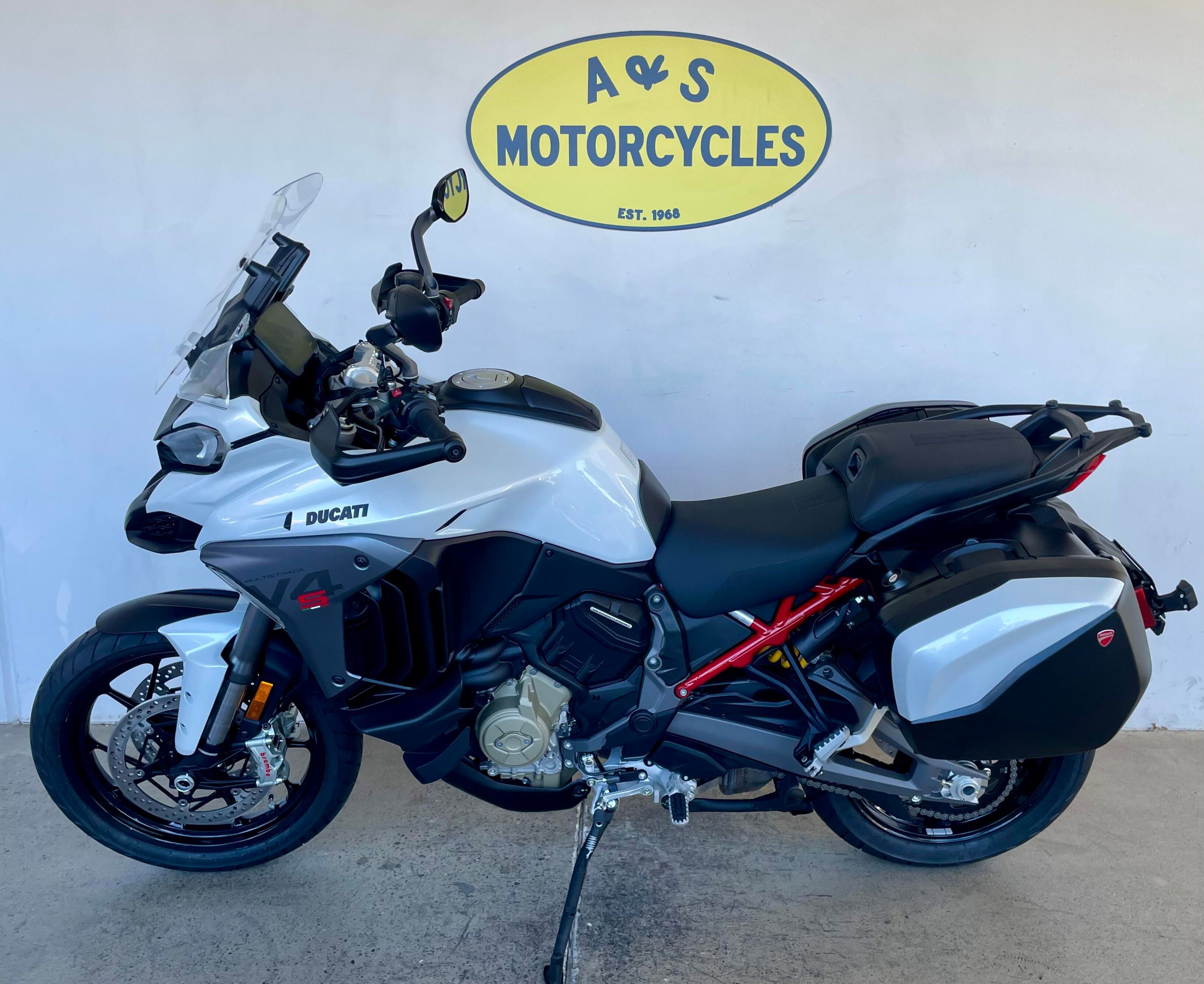 2027 Ducati MULTISTRADA V4S TRAVEL&RADAR V4 S in Roseville, CA