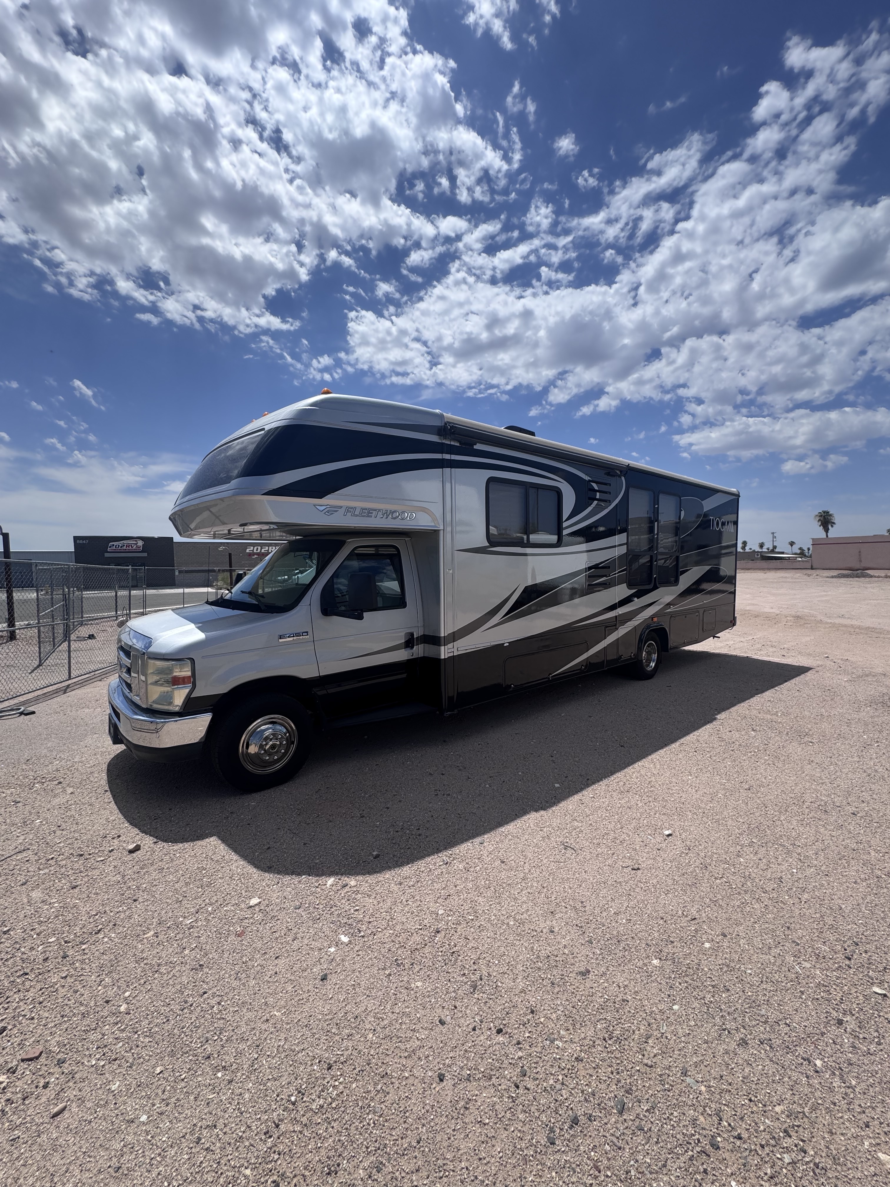 2008 Fleetwood TIOGA 31M in mesa AZ