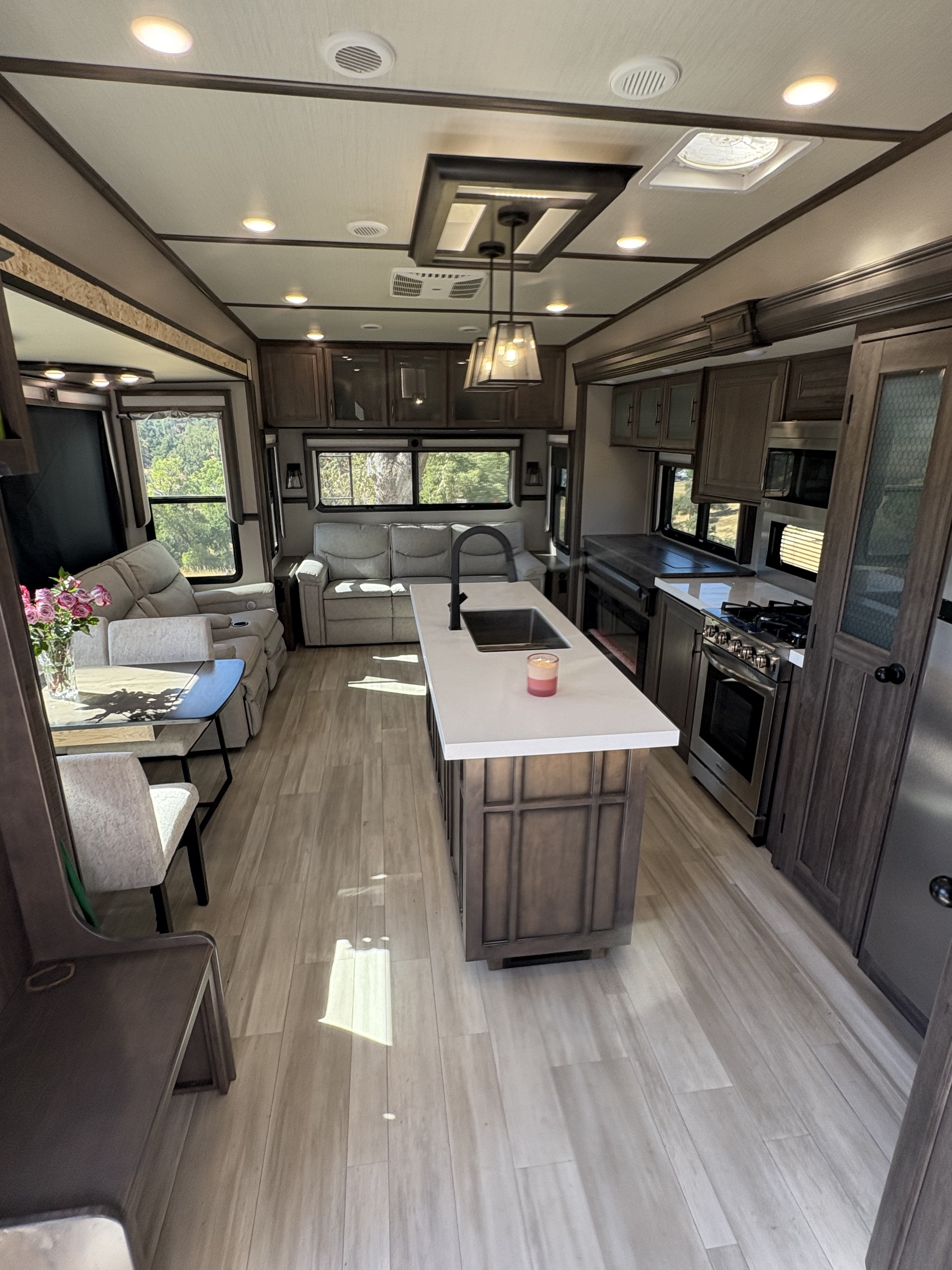 2021 Grand Design SOLITUDE 373FB RV
