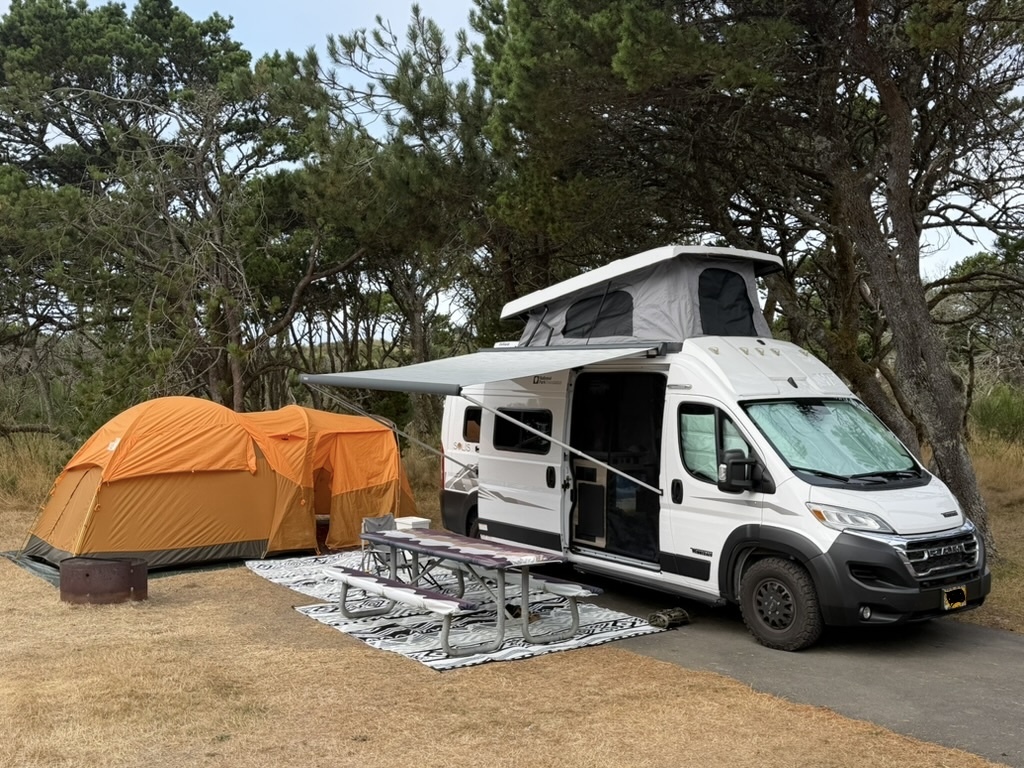 2025 Winnebago SOLIS 59P RV