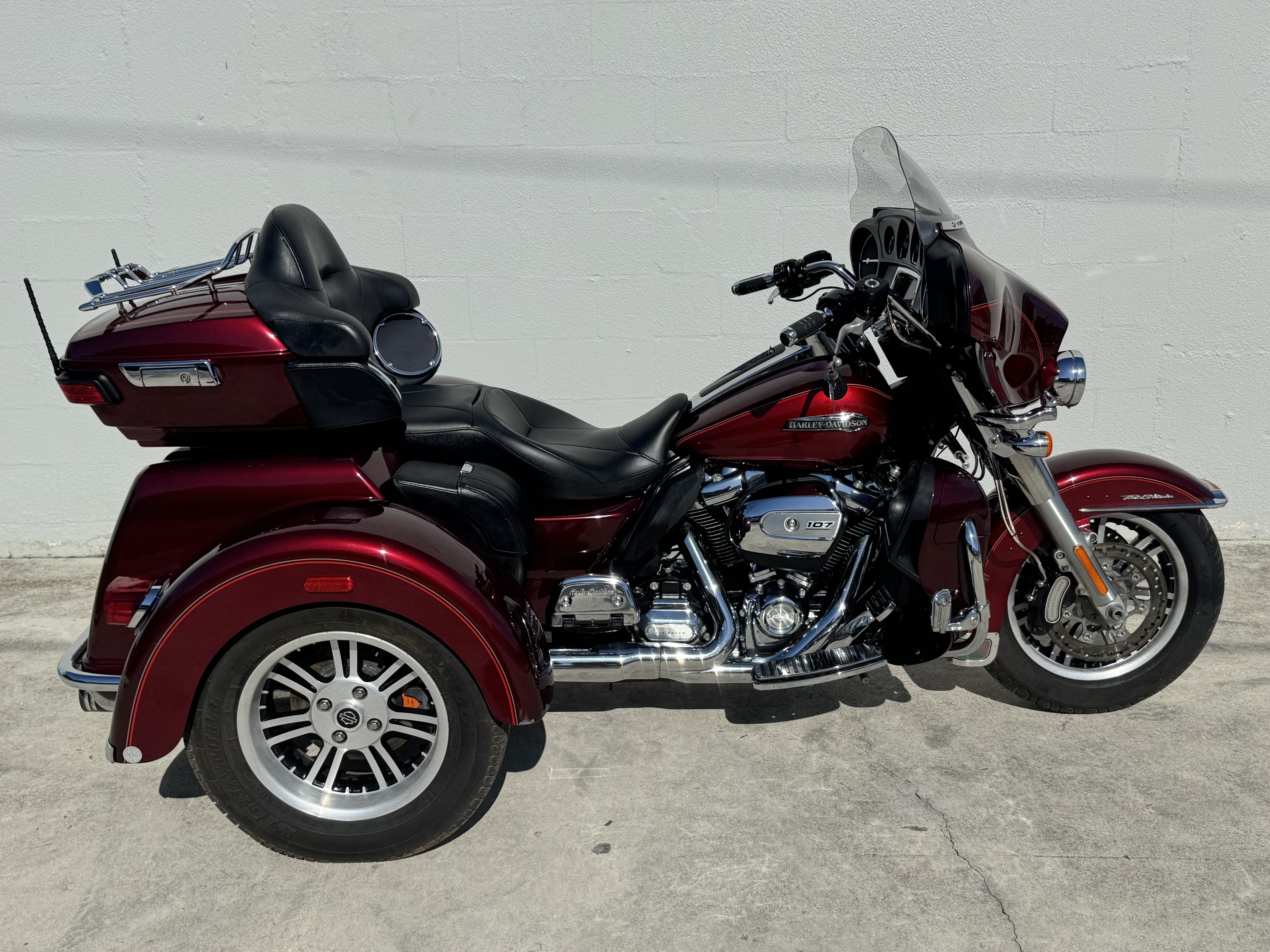 2017 Harley-Davidson CLASSIC FLHTCUTG in Sarasota, FL