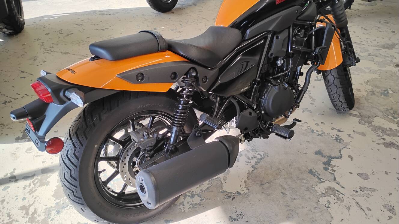 A photo of this 2024 Kawasaki ELIMINATOR SE ABS