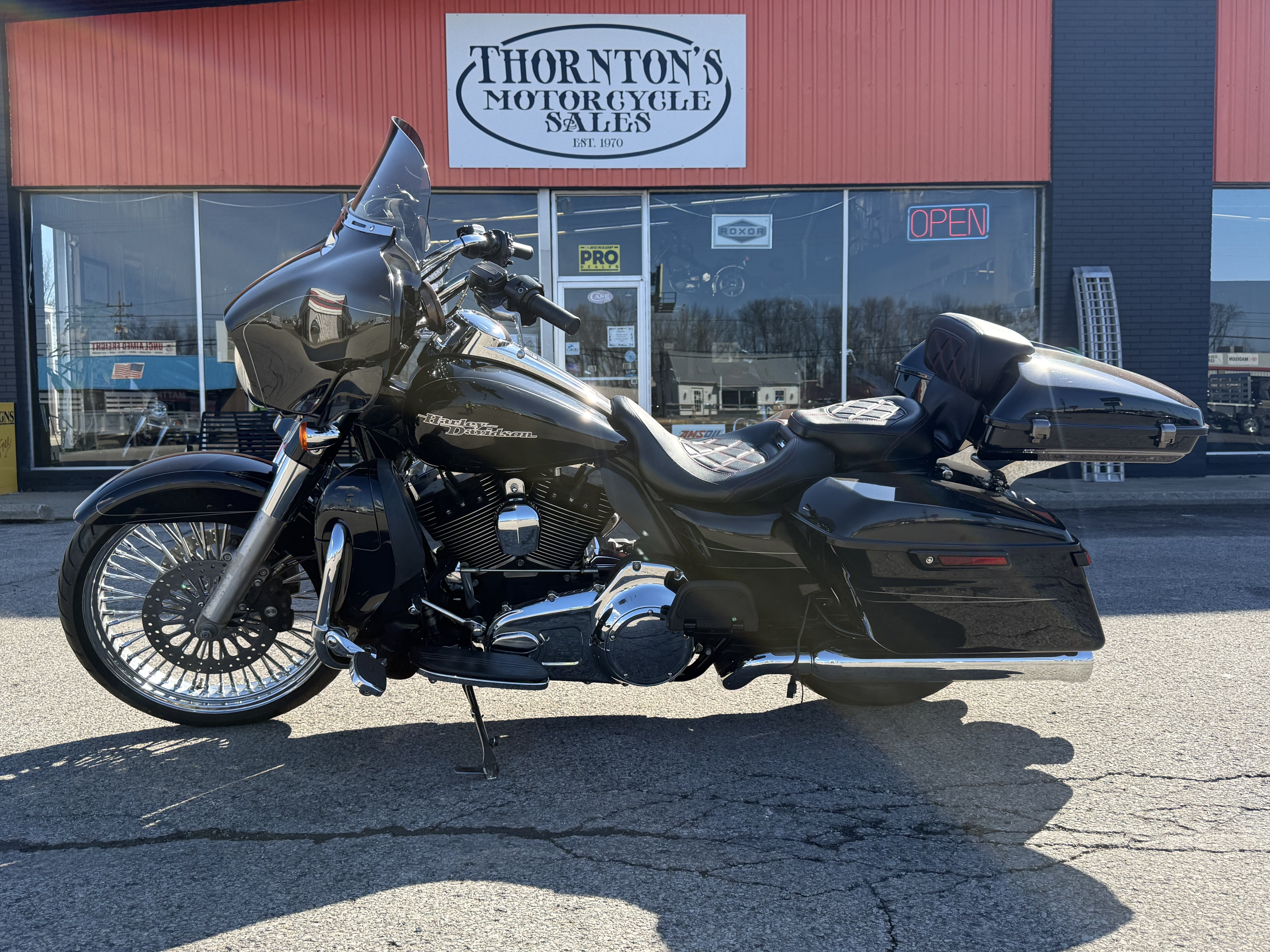 2016 Harley-Davidson Street Glide® Special SPECIAL in Madison, IN