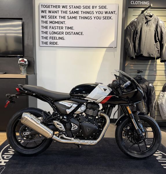 2026 Triumph Thruxton 400 400 in Tigard, OR