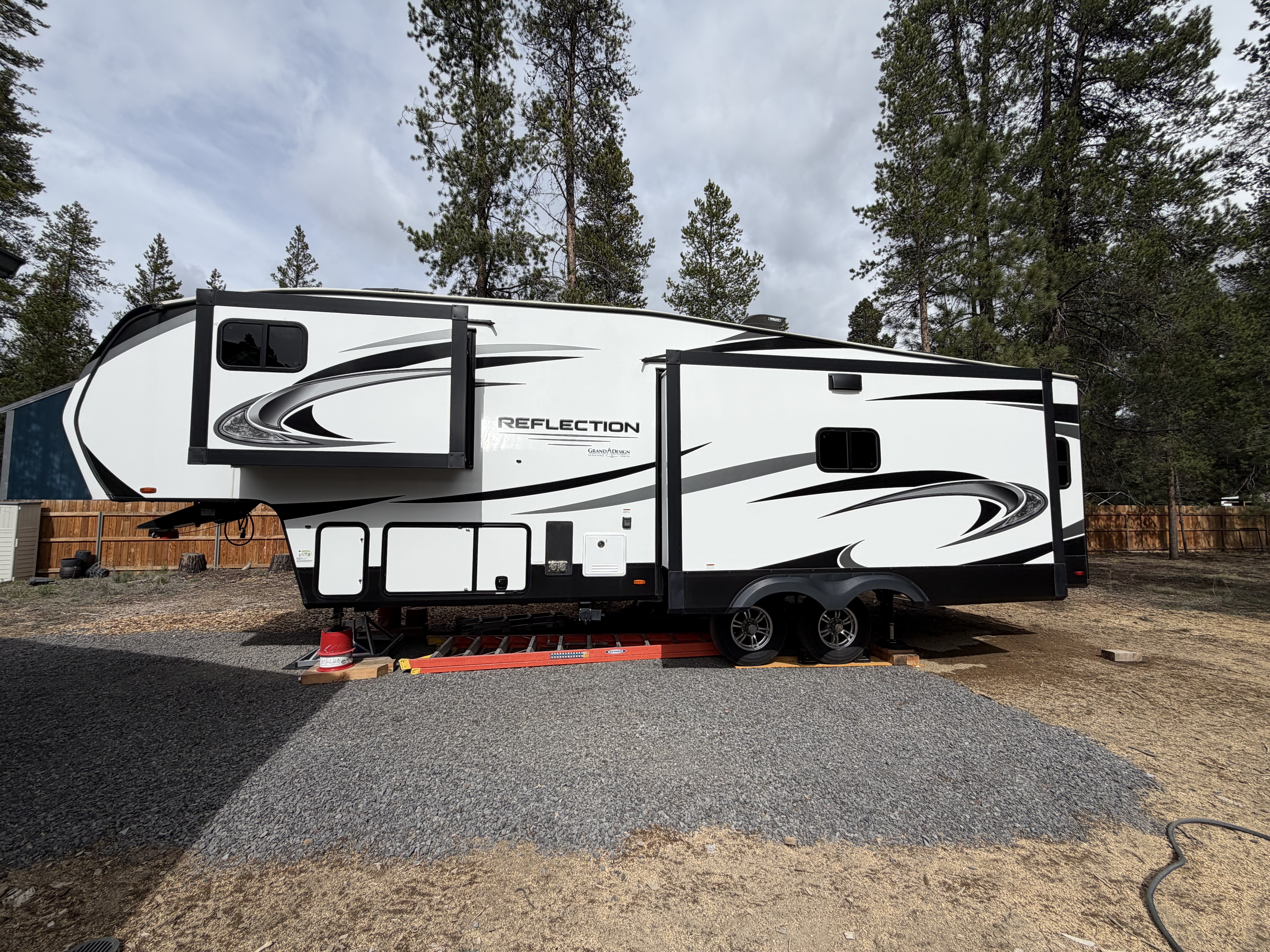2022 Grand Design REFLECTION 303RLS RV