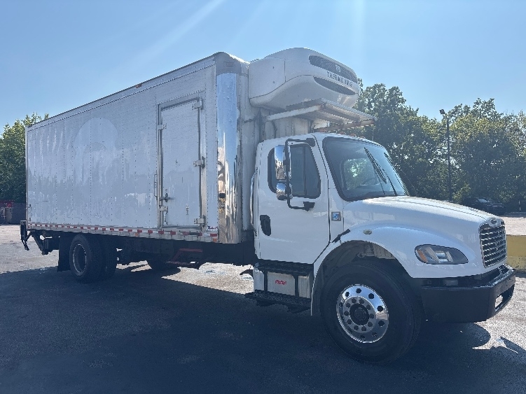2019 FREIGHTLINER BUSINESS CLASS M2 106 in Brook Park, OH