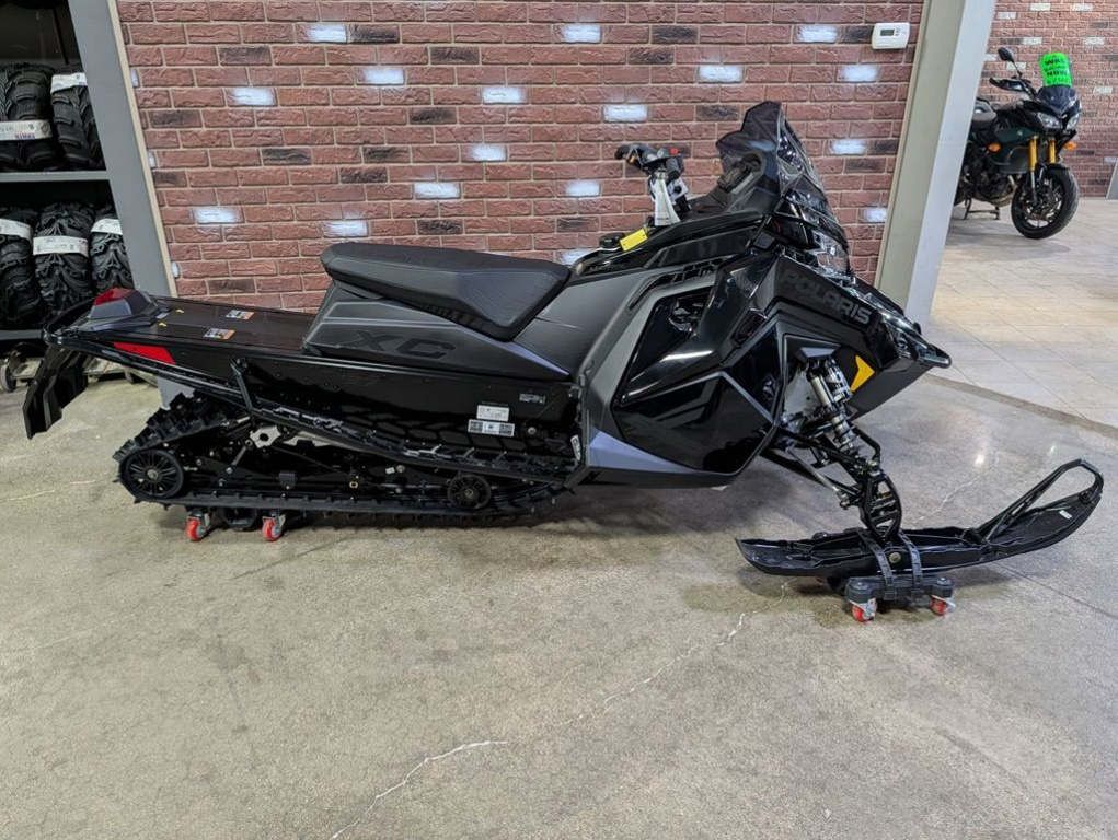 2027 Polaris  650 INDY XC 137 Gloss Black in dimondale MI