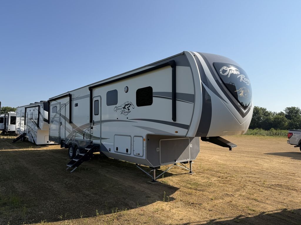 2021 Highland Ridge Rv Open Range OF427BHS in dubuque IA