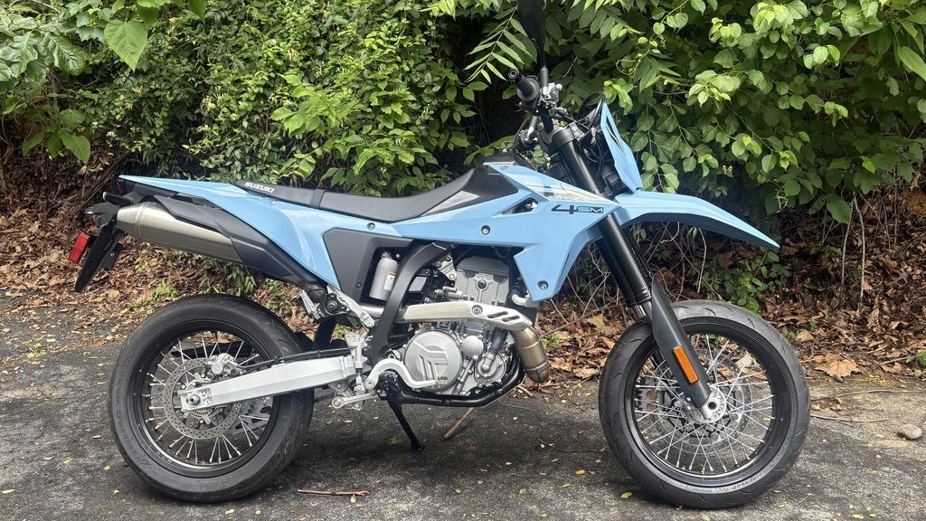 2025 Suzuki DR-Z4SM BASE in Waynesboro, VA