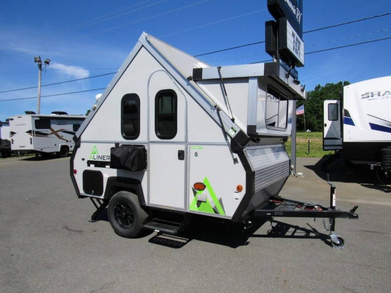 A photo of this 2025 Aliner Ranger 10 Dual Bed