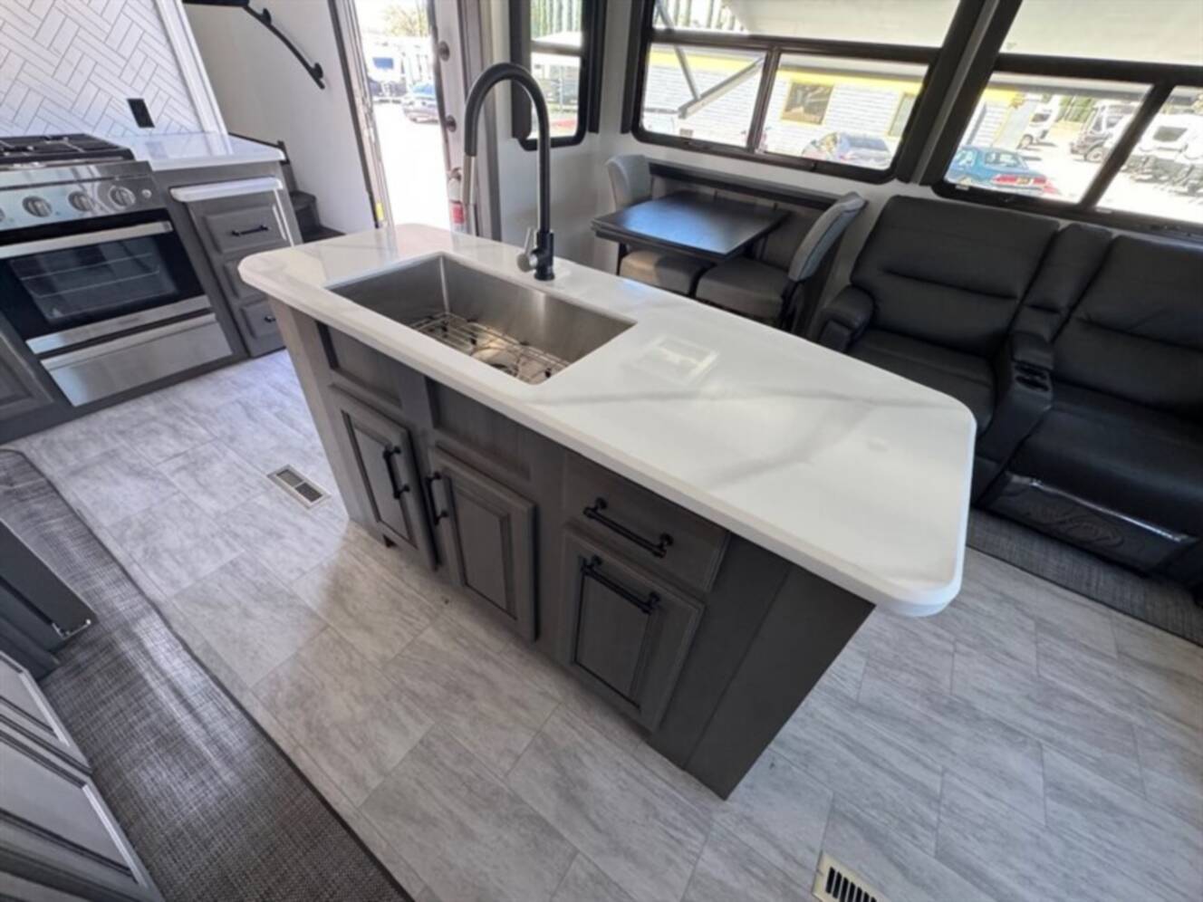 A photo of this 2024 Keystone MONTANA 3231CK