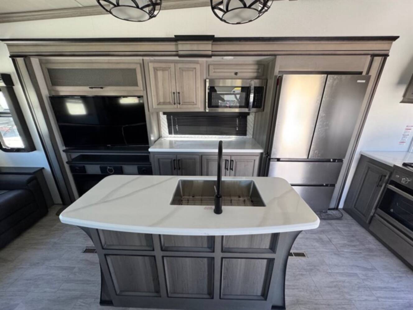 A photo of this 2024 Keystone MONTANA 3231CK