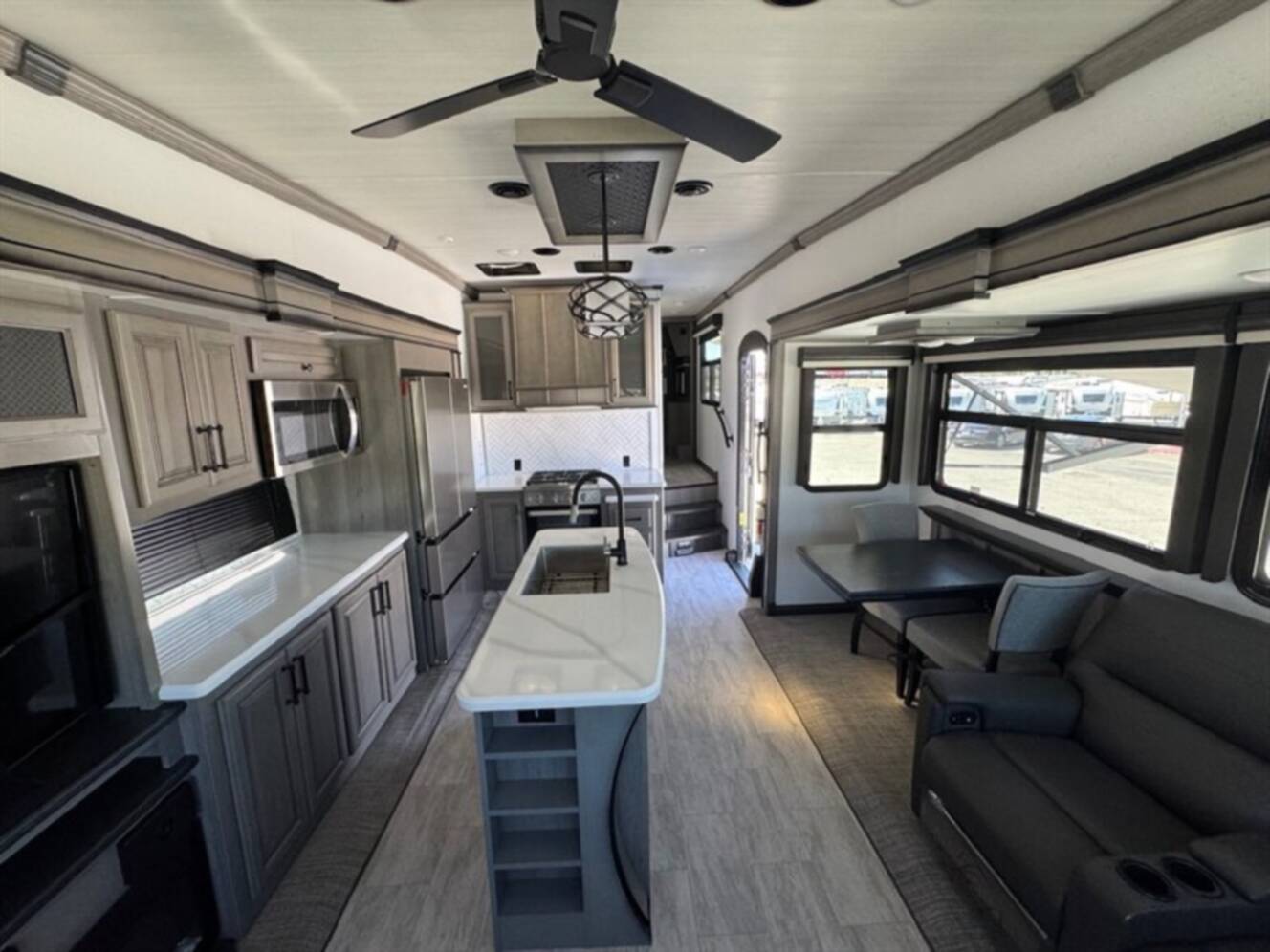 A photo of this 2024 Keystone MONTANA 3231CK