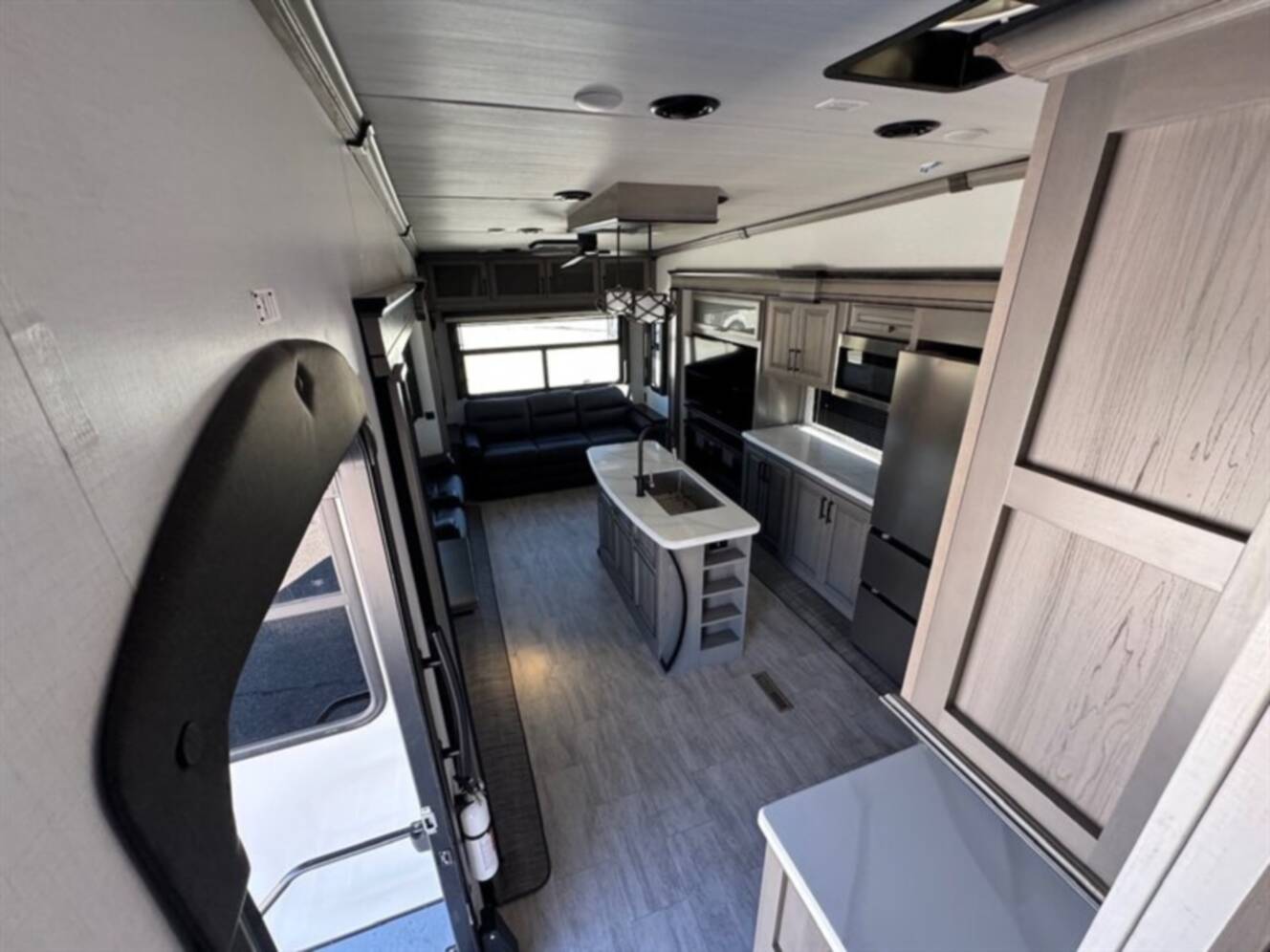 A photo of this 2024 Keystone MONTANA 3231CK