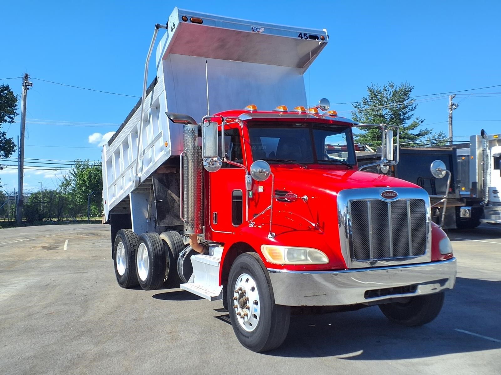 2014 PETERBILT 337 in Baltimore, MD