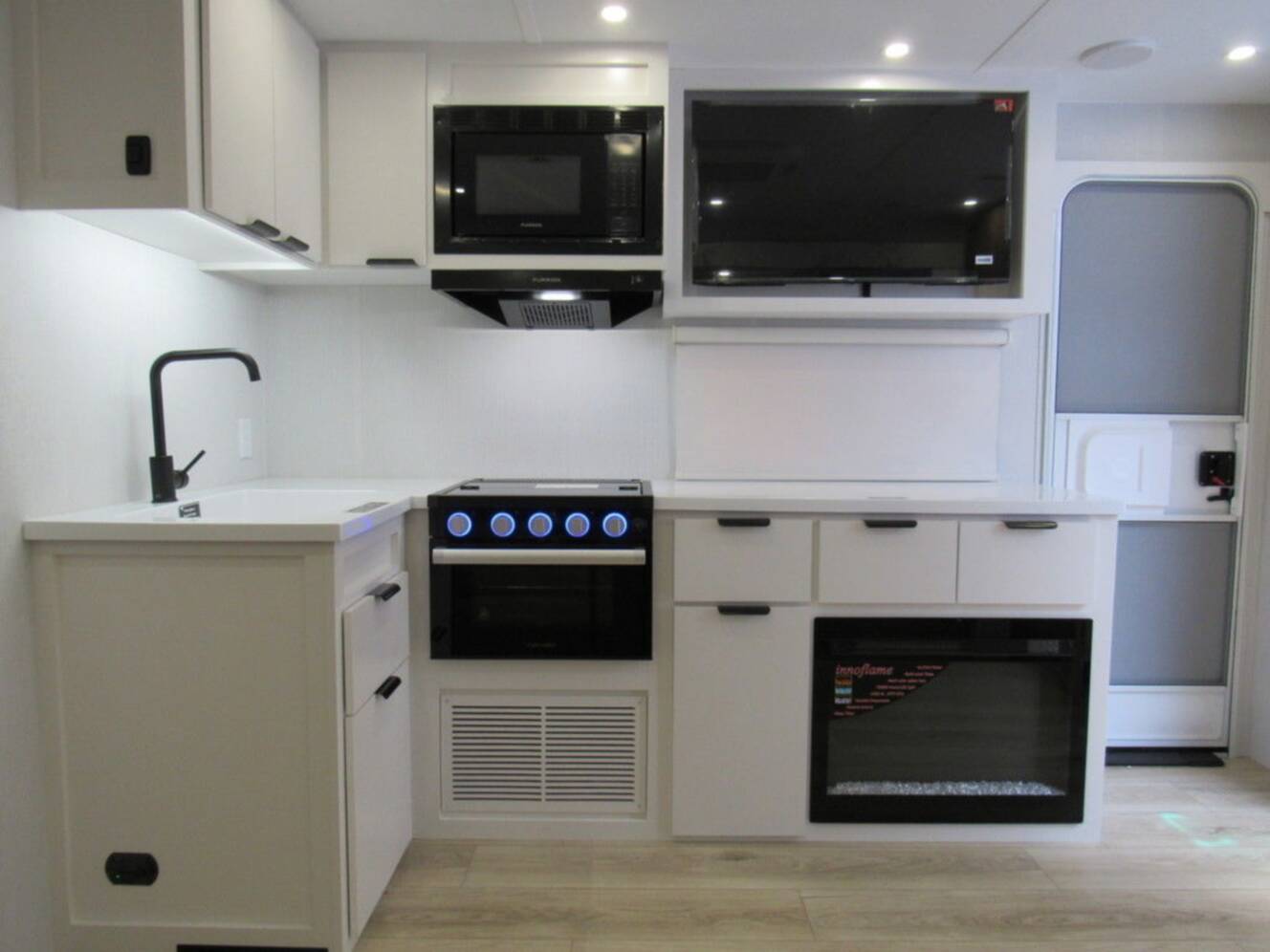 A photo of this 2027 Winnebago Thrive 22RBS