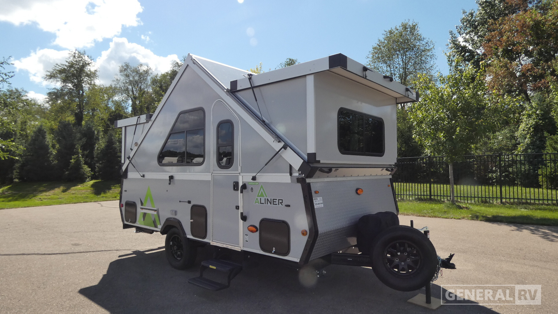 2026 Aliner Expedition Rear Sofa in clarkston MI