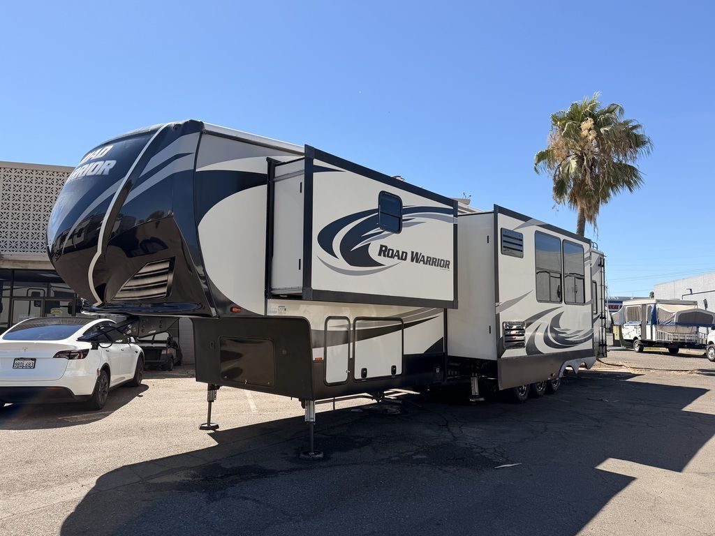 2019 Heartland Road Warrior 427 RV