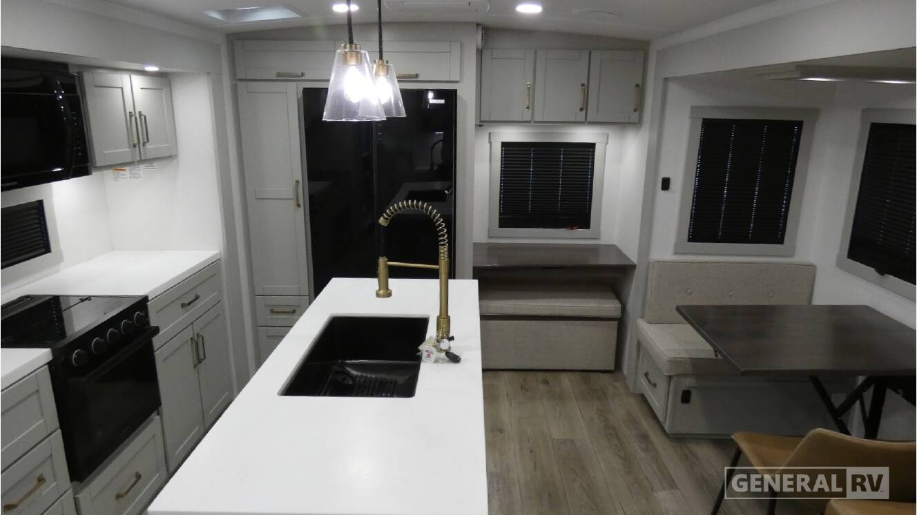 A photo of this 2025 Brinkley MODEL Z AIR 285