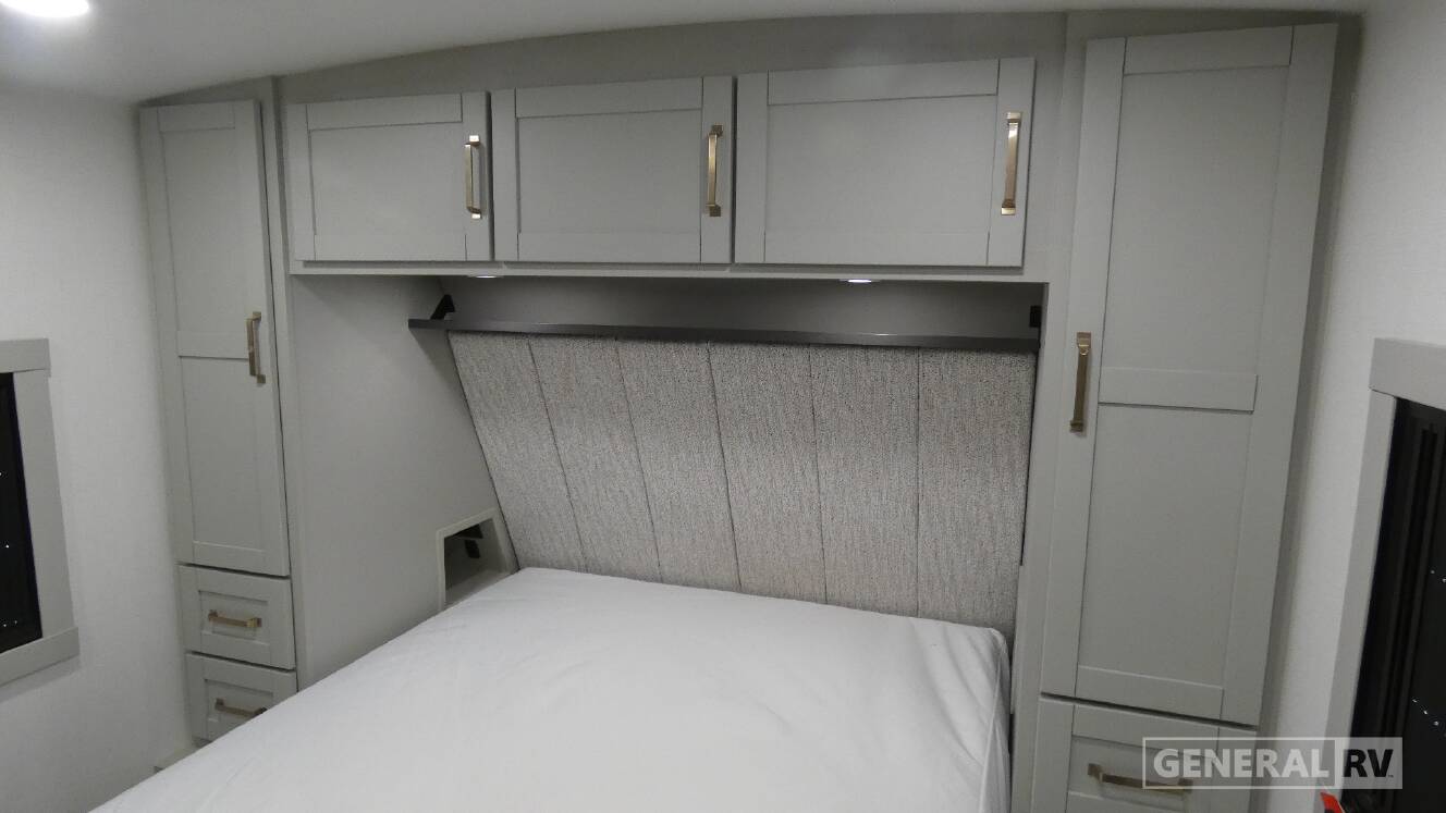 A photo of this 2025 Brinkley MODEL Z AIR 285